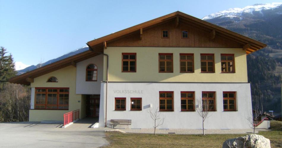 Schulhaus VS Schlaiten Ansicht gegen Norden